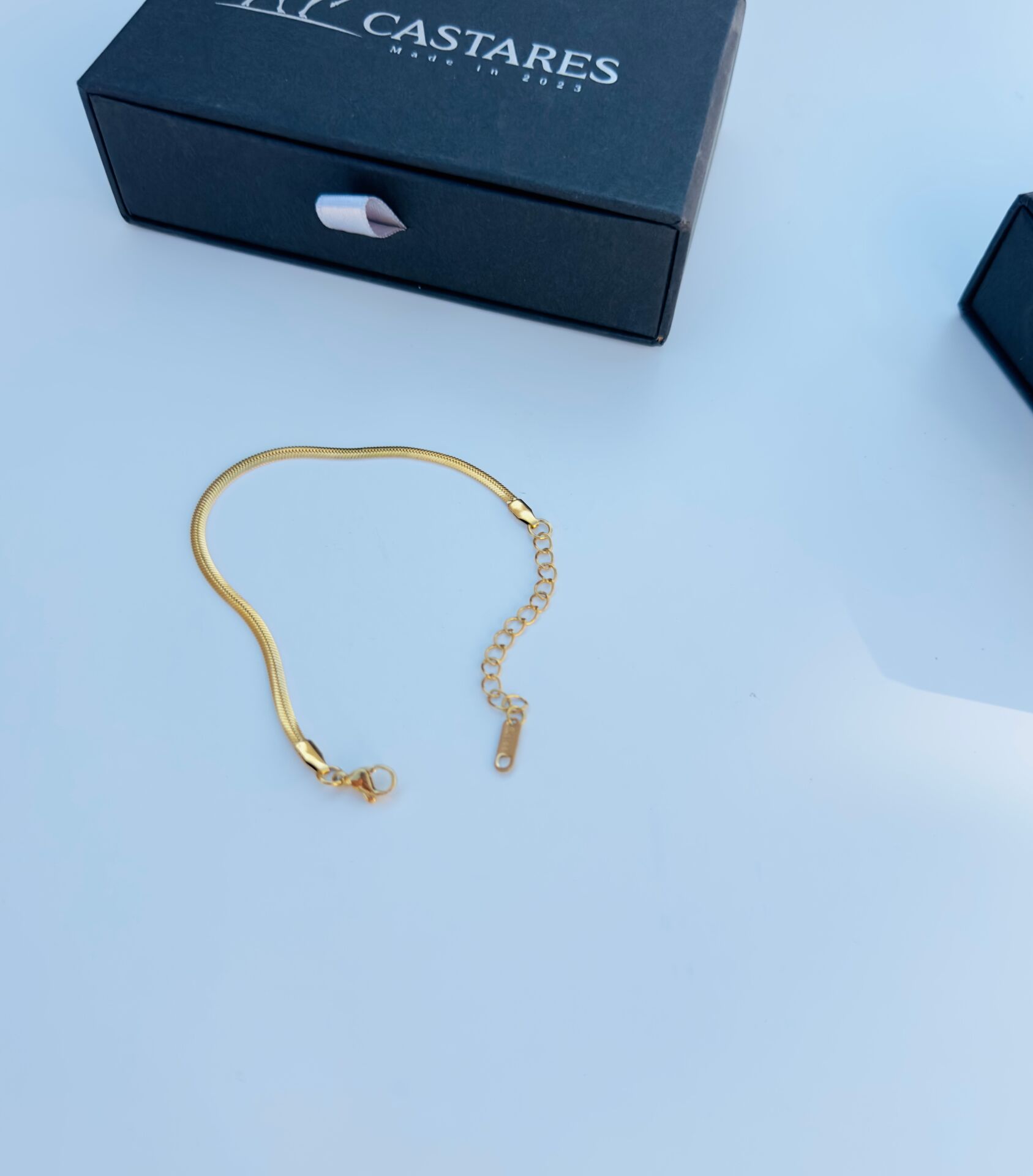 “Balık Sırtı Gold Çelik Unisex Bileklik - Şık ve Paslanmaz Tasarım”